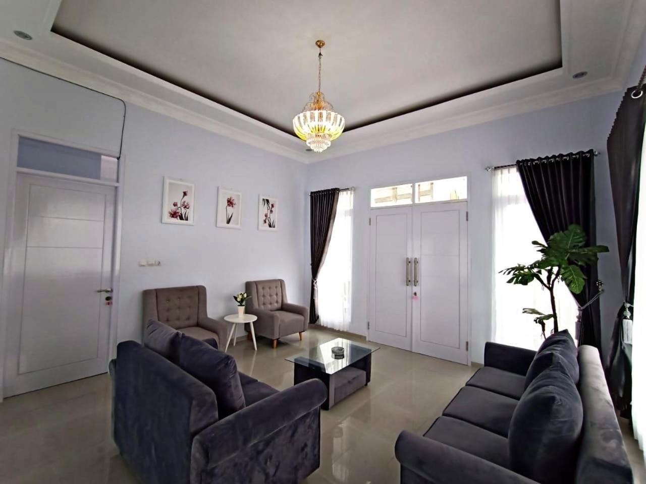 Villa Tiara 2 Cikundul Экстерьер фото