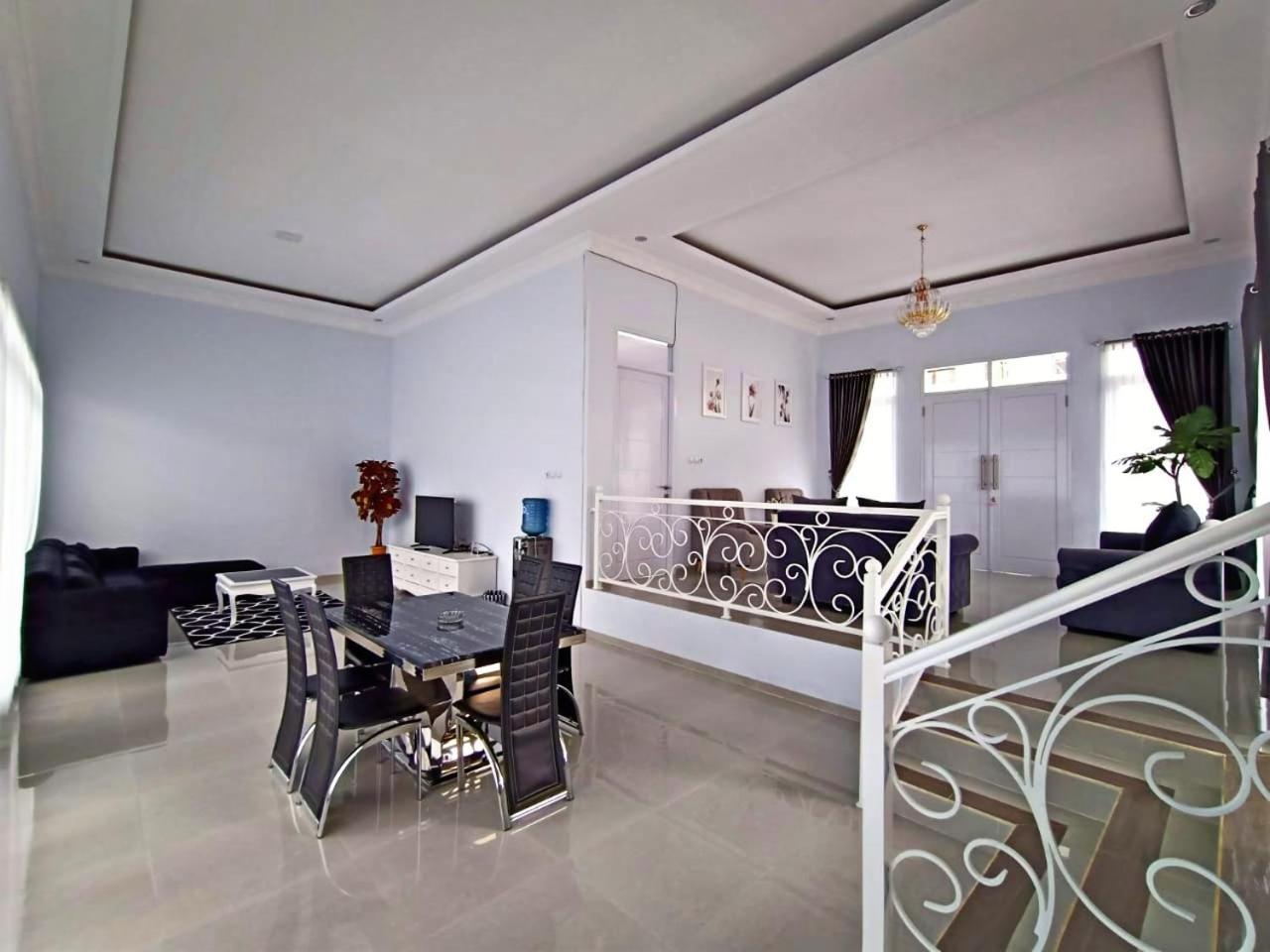 Villa Tiara 2 Cikundul Экстерьер фото